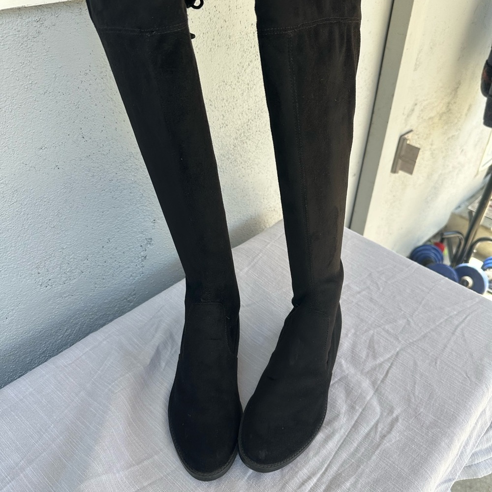 Women's Black Knee-High Boots